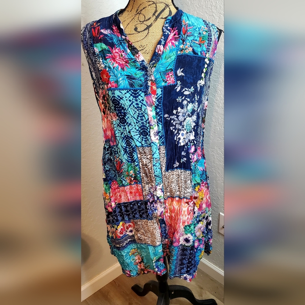 SHANA Blue and Pink Sleeveless Button Down Blouse